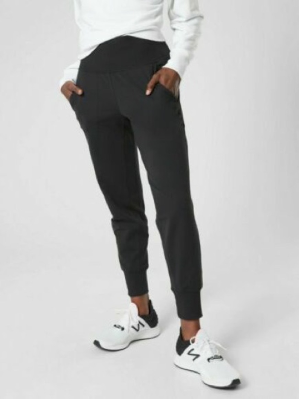 Athleta women Trekkie City Joggers performance athletic joggers in black size 6